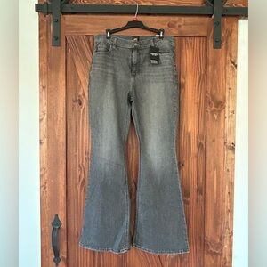 Lee Womens Legendary Mid Rise Flare Jean